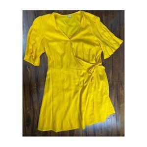 Never Worn Sunny Yellow XL Old Navy Wrap Dress